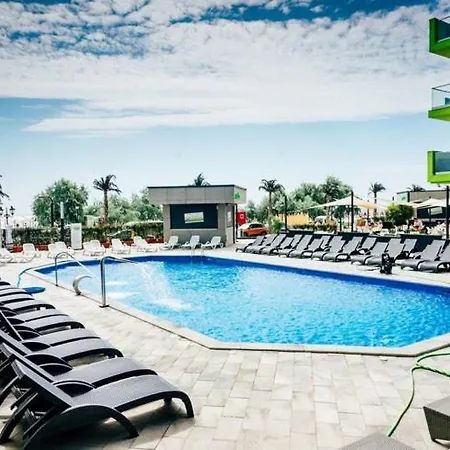 Alezzi Seaside 1 Апартаменты