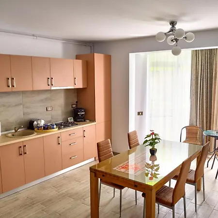 Alezzi Seaside 1 Апартаменты *