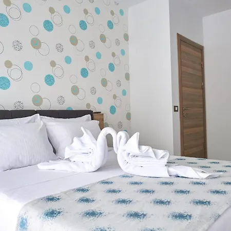 Апартаменты Alezzi Seaside 1 *