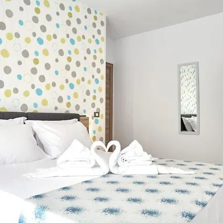 Alezzi Seaside 1 Апартаменты *